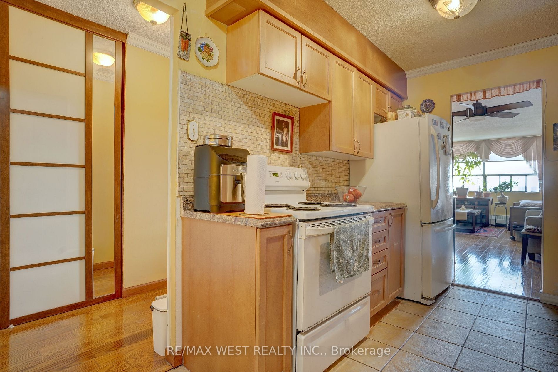 25 Sunrise Ave, #Ph07