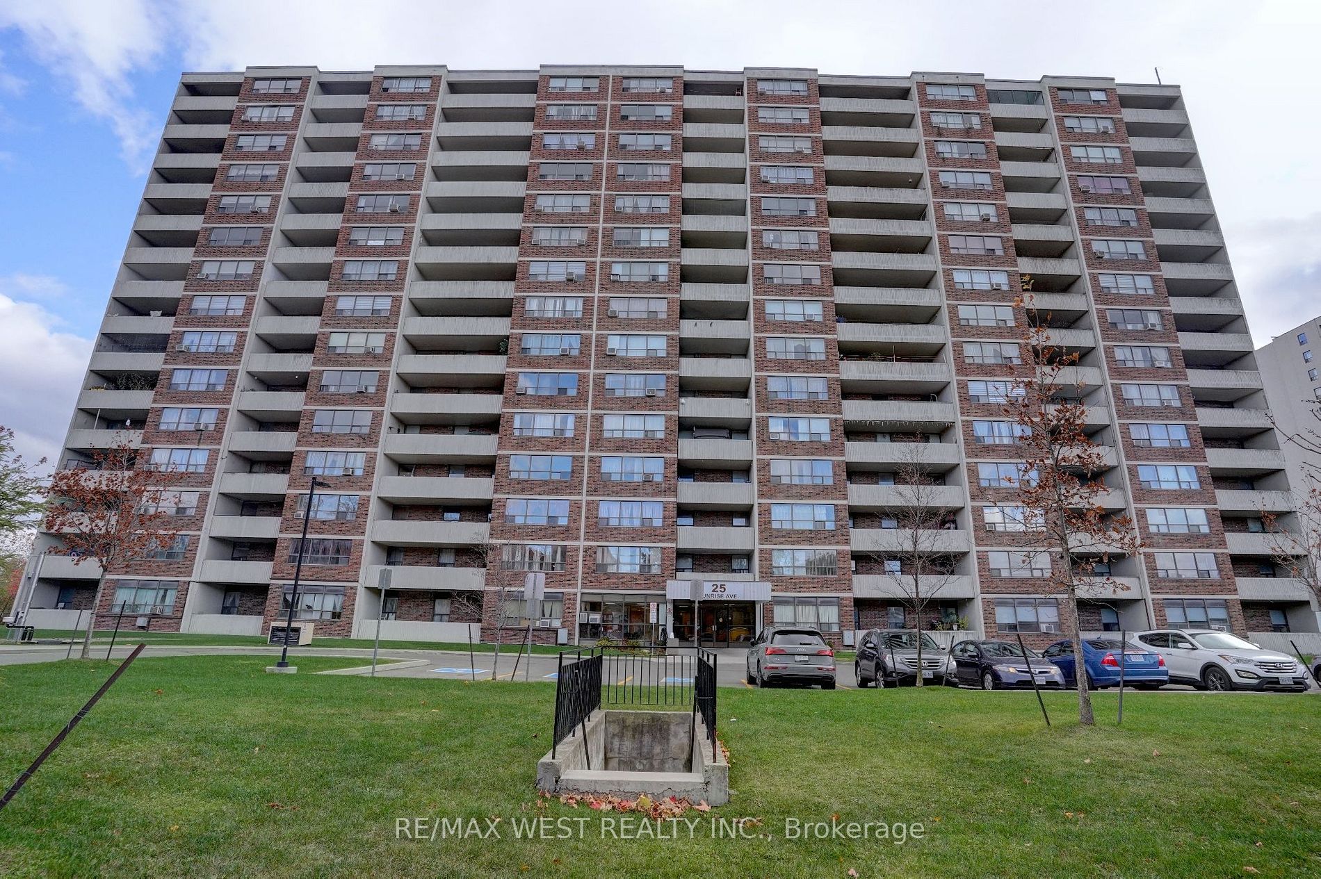 25 Sunrise Ave, #Ph07