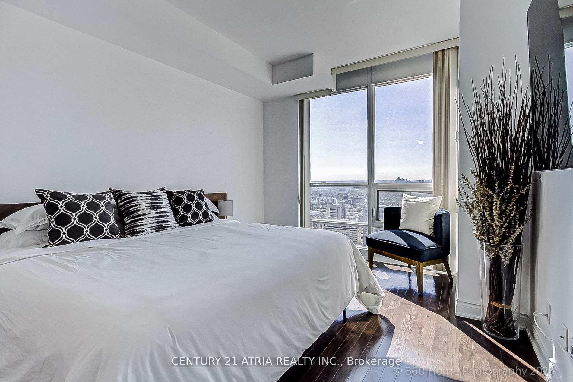 761 Bay St, #4311
