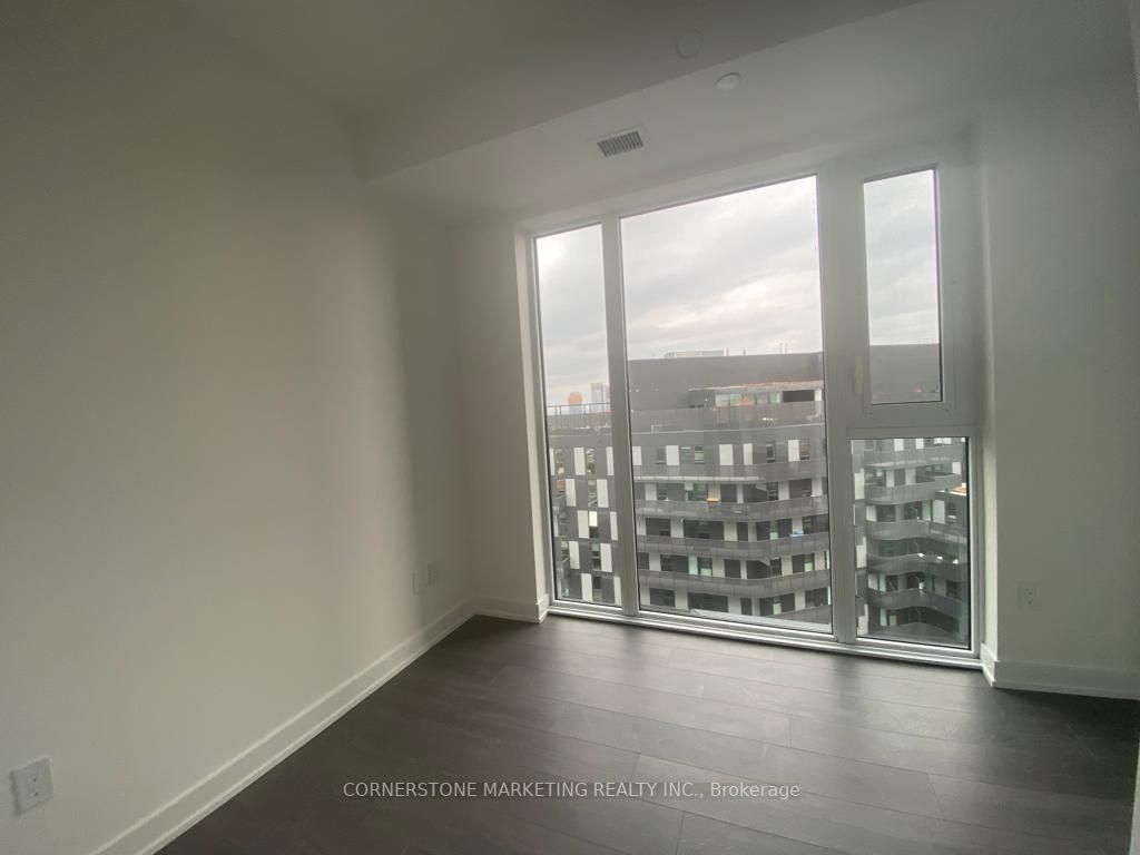 8 Tippett Rd, #1509