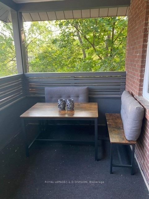 31 Ranleigh Ave, #Upper