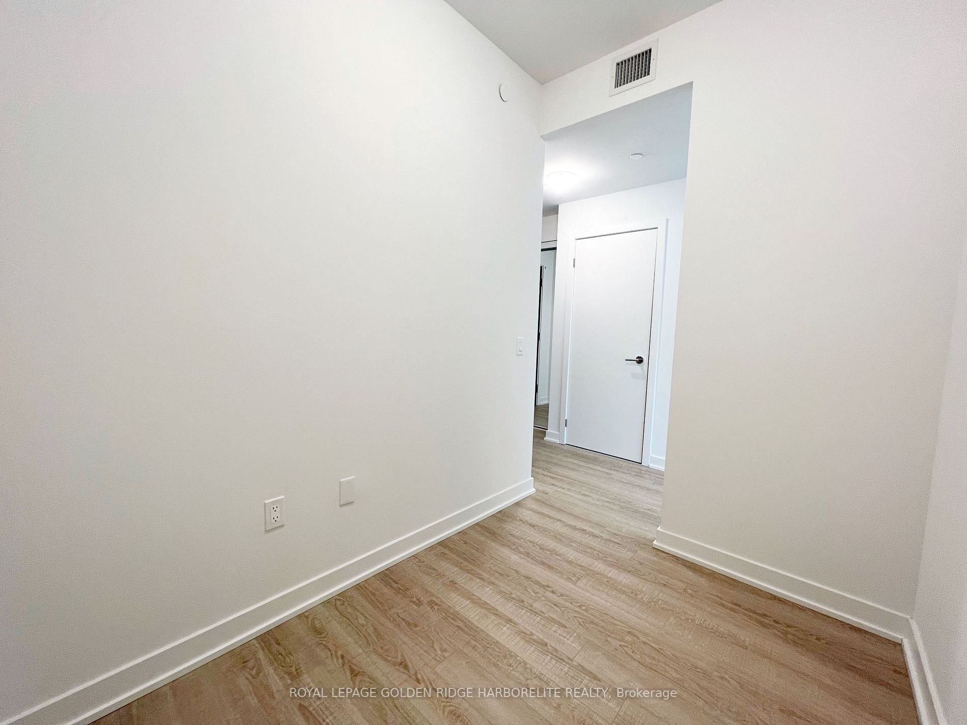 250 Lawrence Ave W, #413