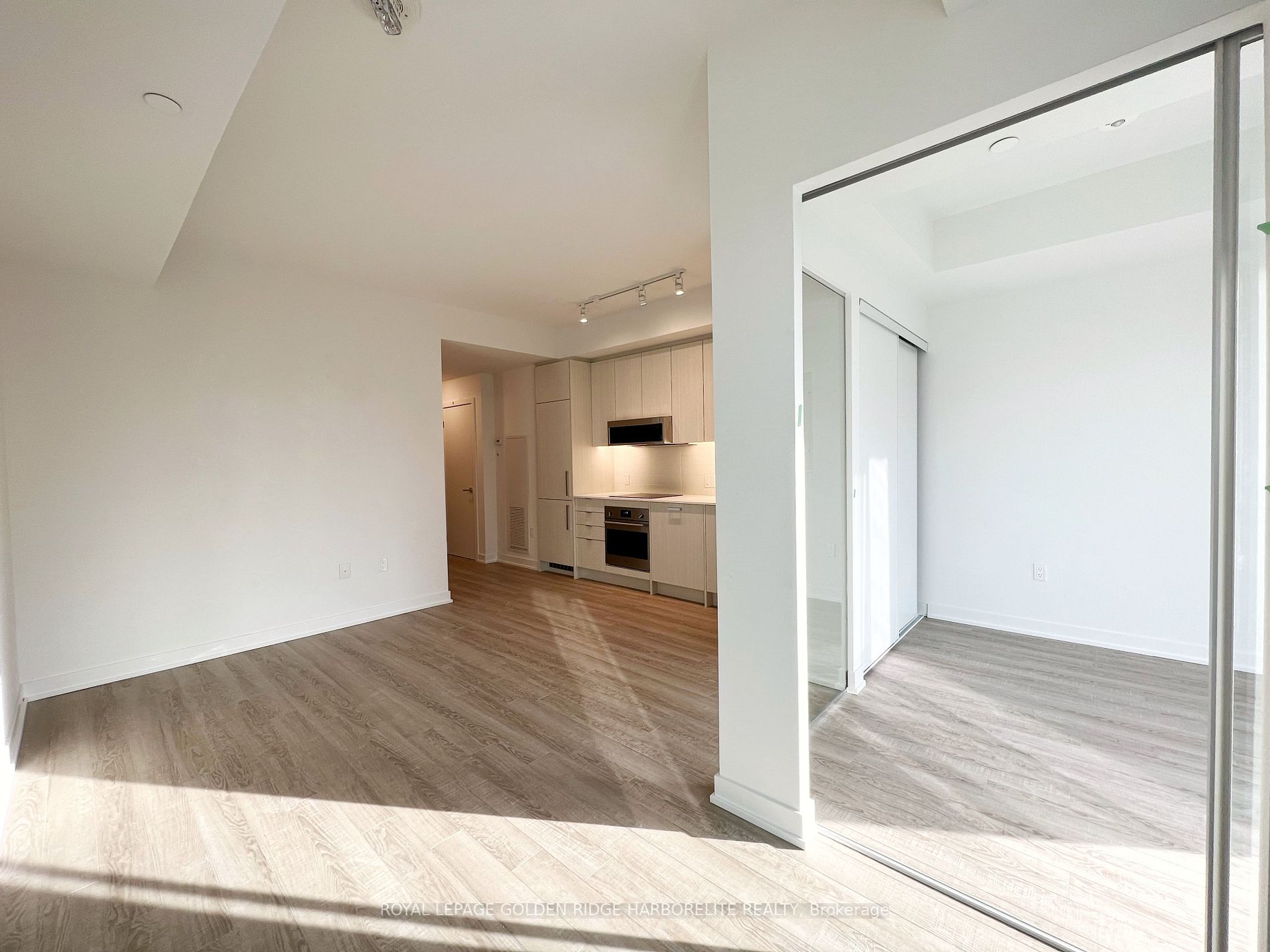 250 Lawrence Ave W, #413