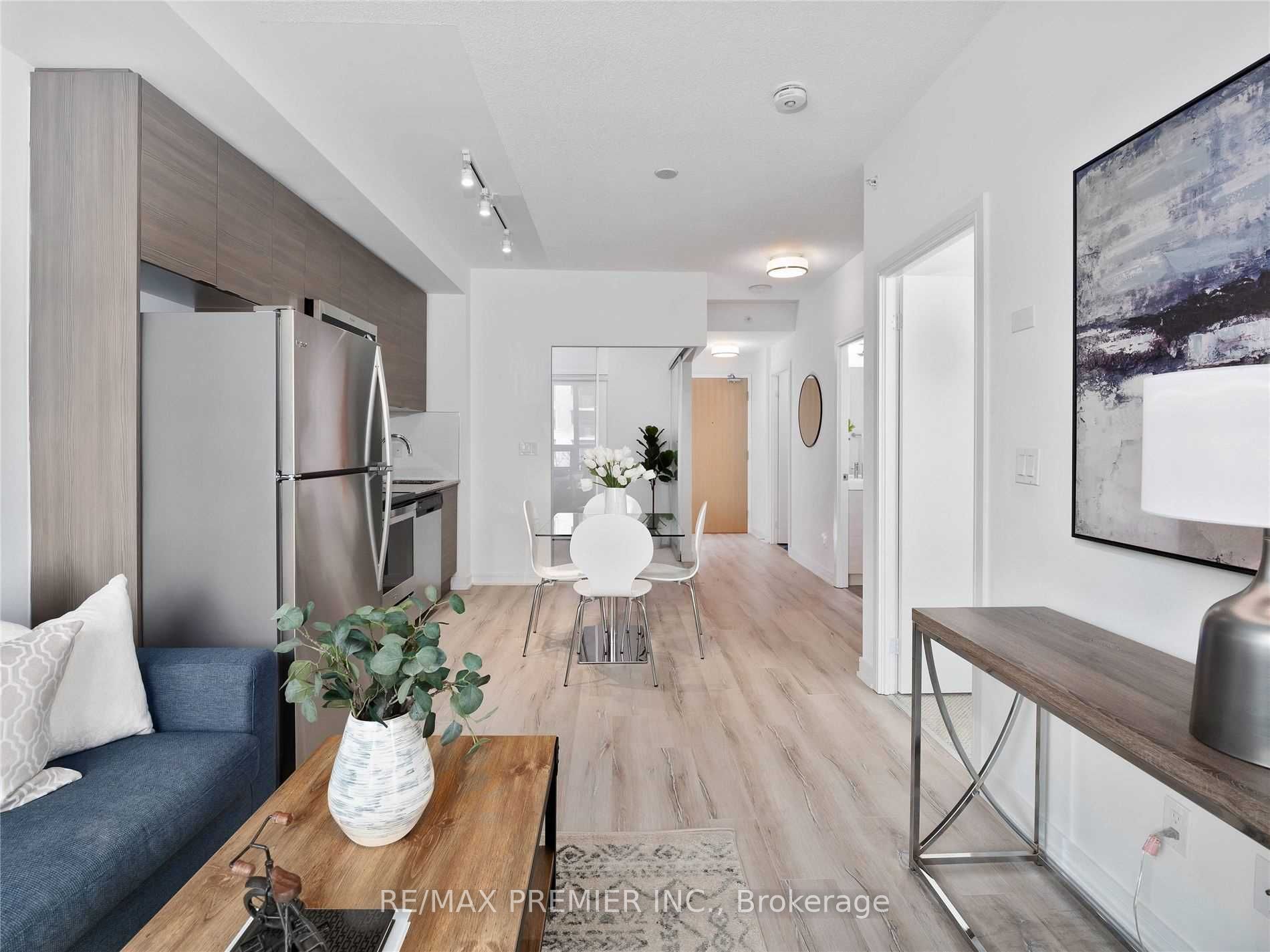 621 Sheppard Ave E, #526
