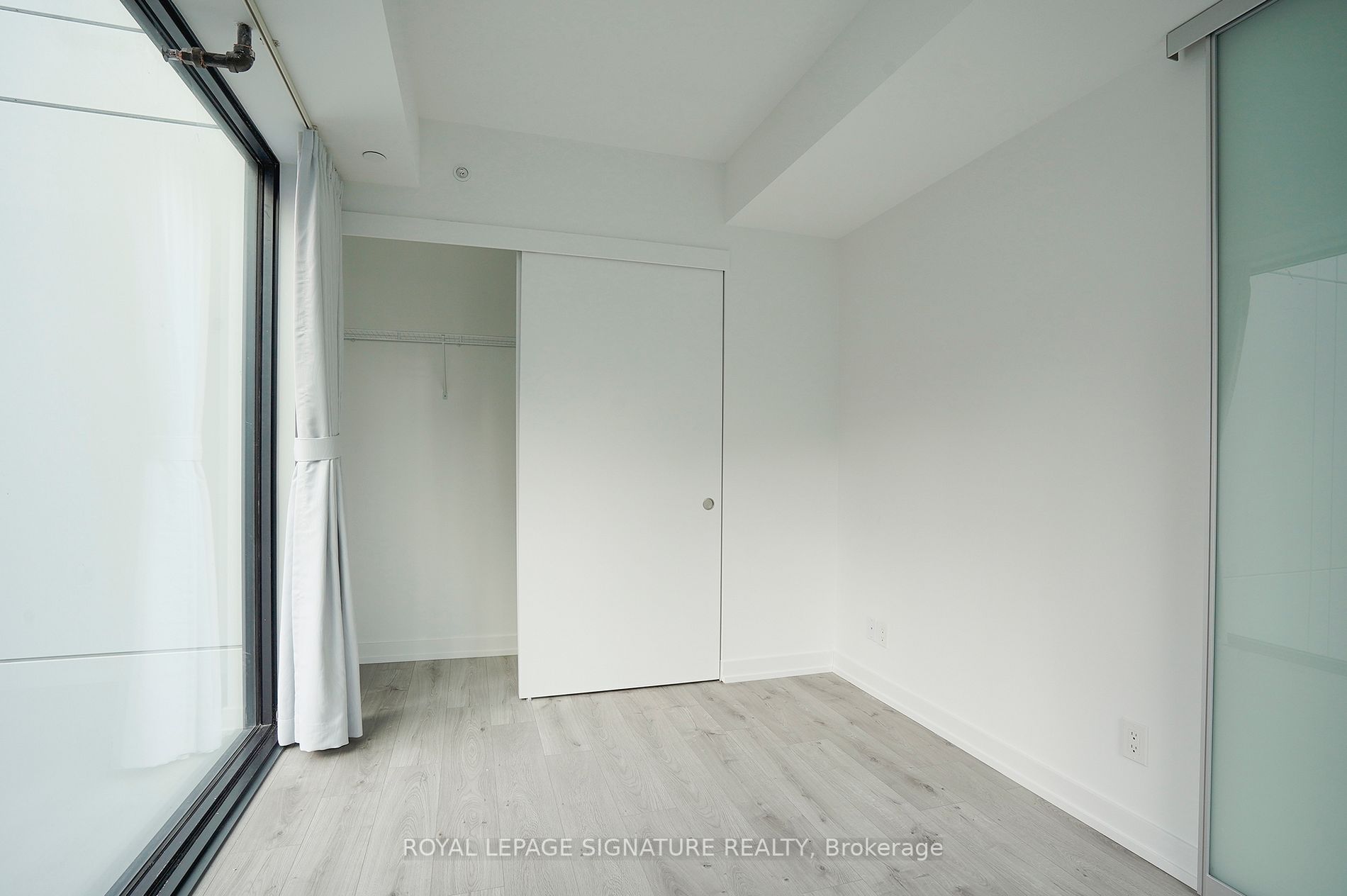 161 Roehampton Ave, #720