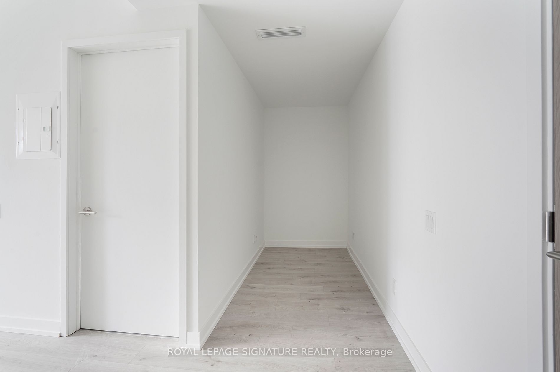 161 Roehampton Ave, #720