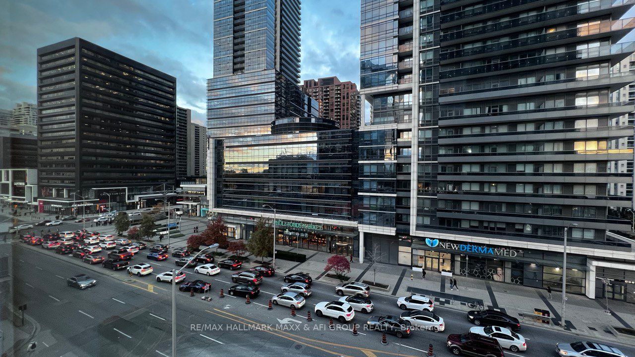 4750 Yonge St, #324