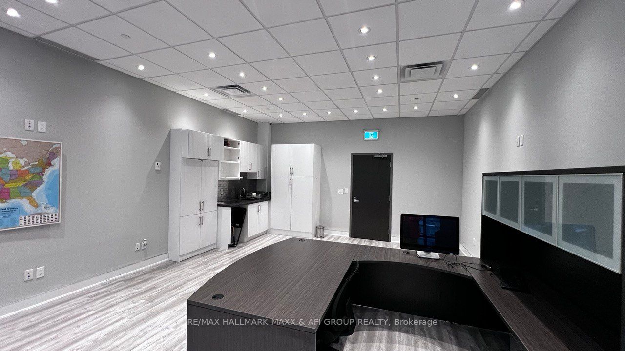4750 Yonge St, #324