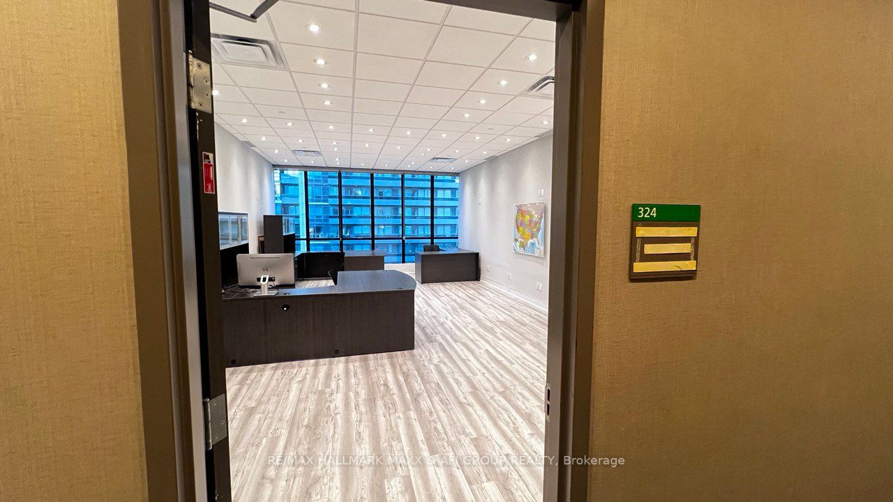 4750 Yonge St, #324