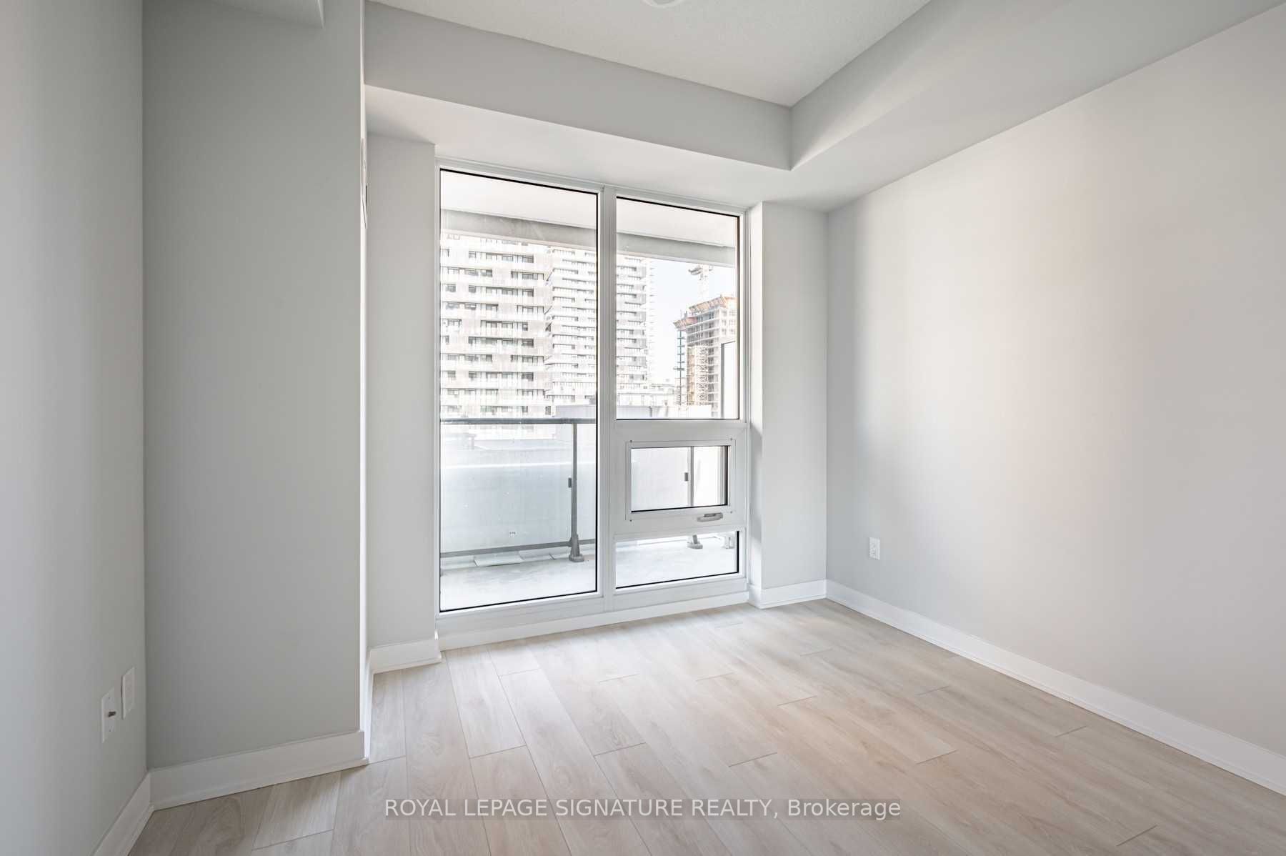 2221 Yonge St, #2508
