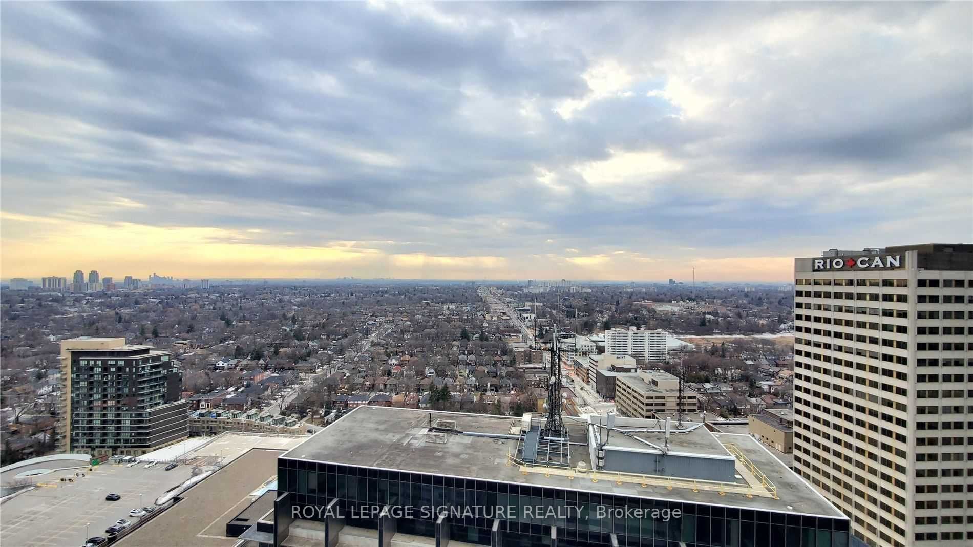2221 Yonge St, #2508