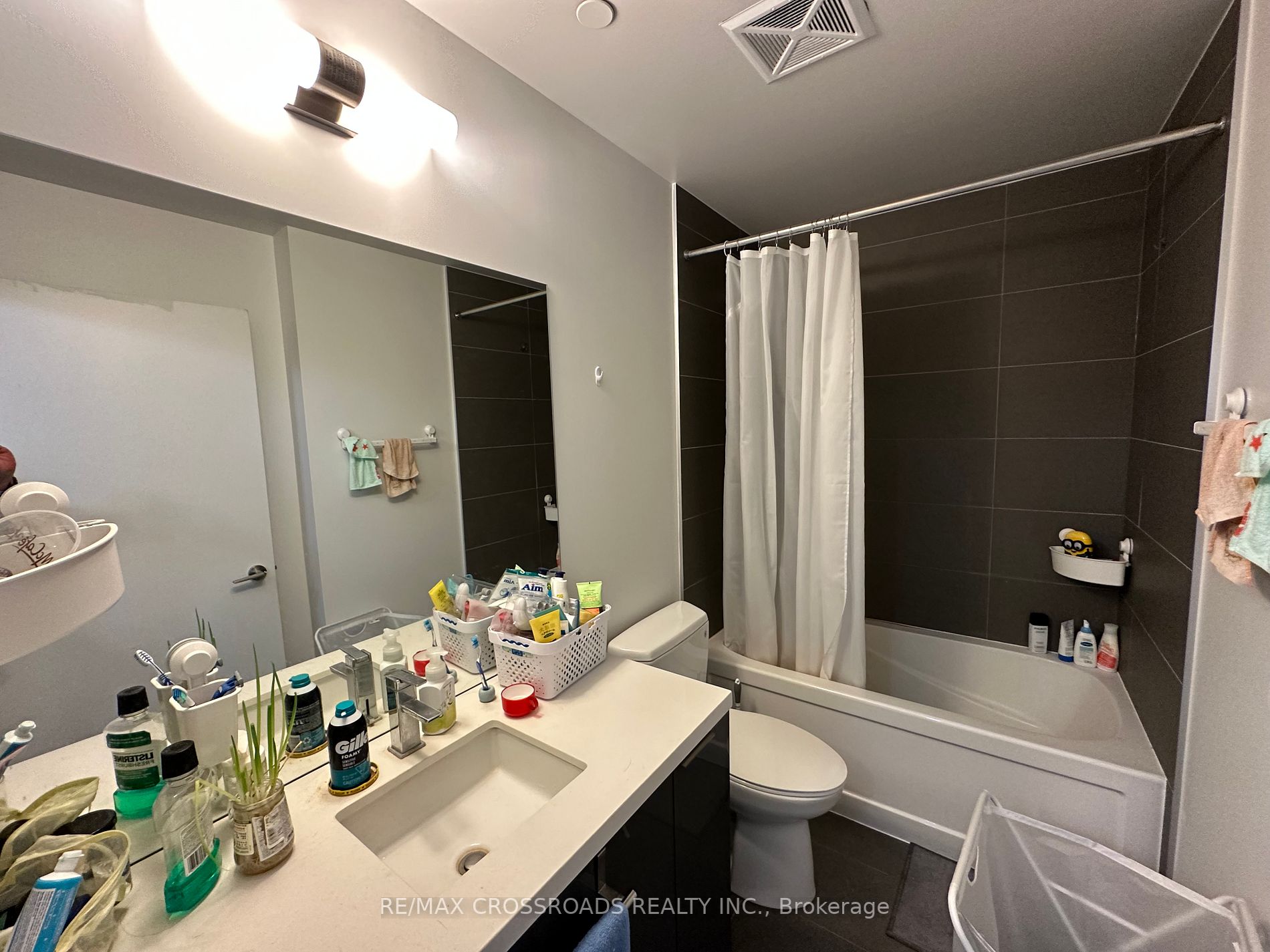 8 Eglinton Ave E, #809