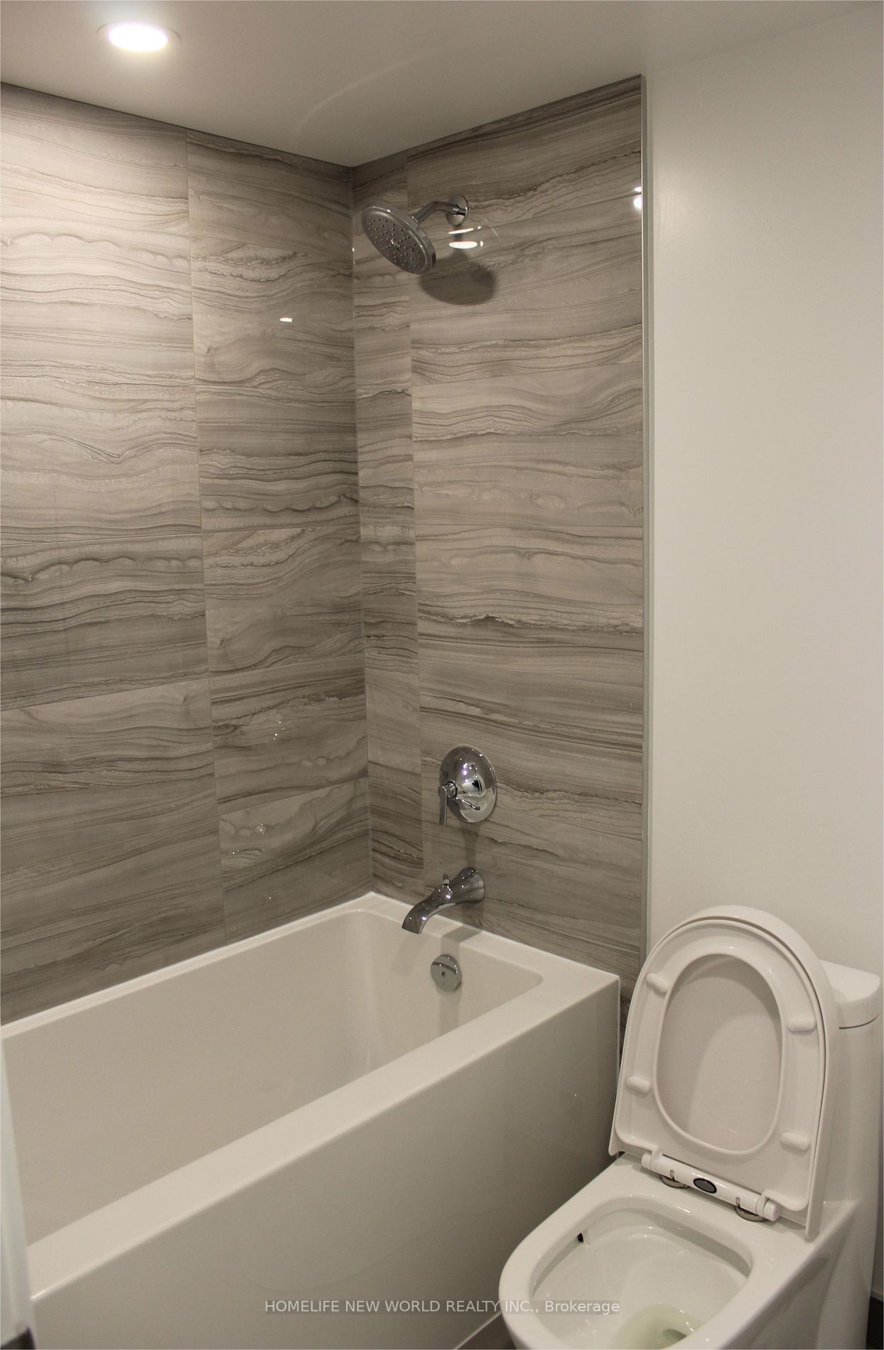 39 Roehampton Ave, #2708