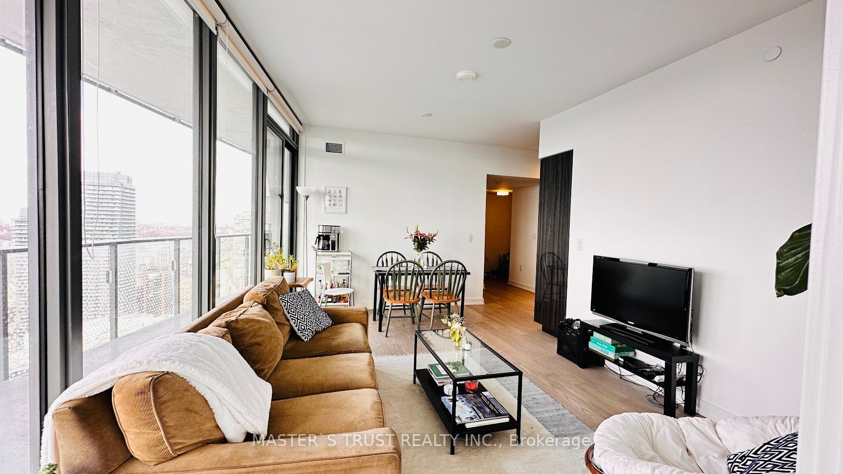 11 Wellesley St W, #5005