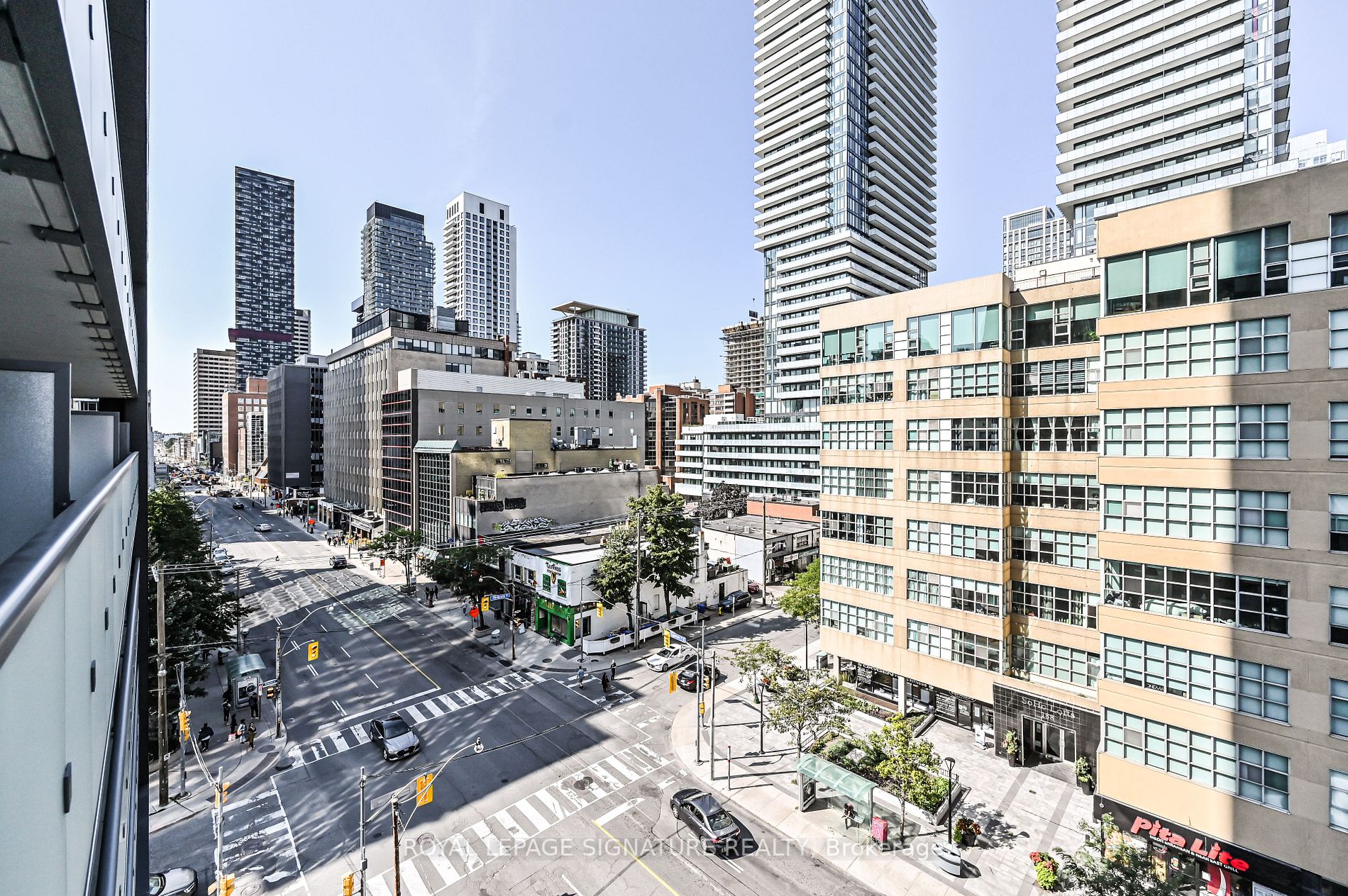 125 Redpath Ave, #606