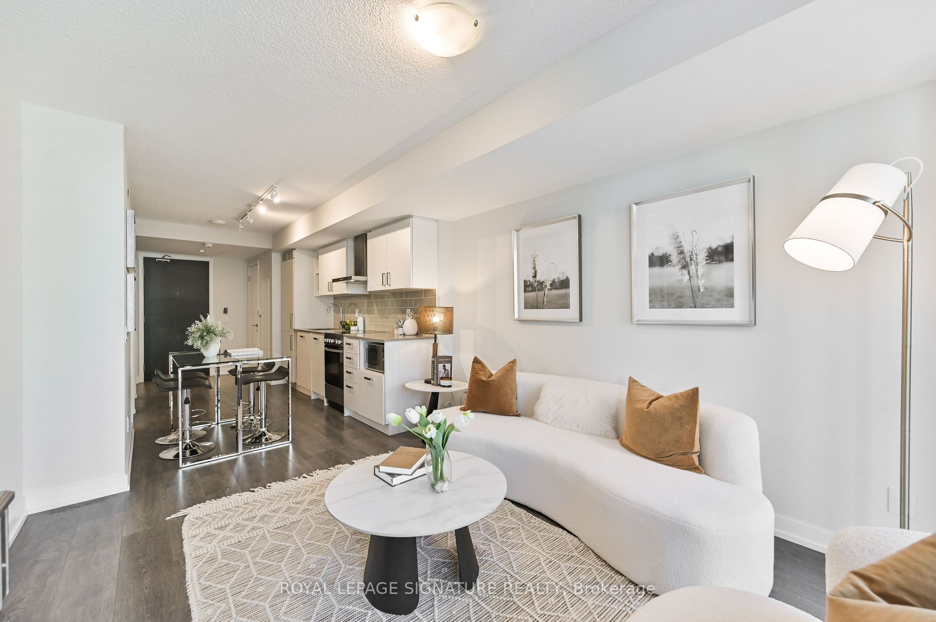 125 Redpath Ave, #606