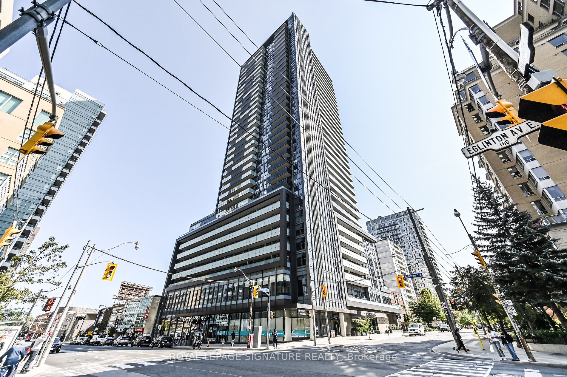 125 Redpath Ave, #606