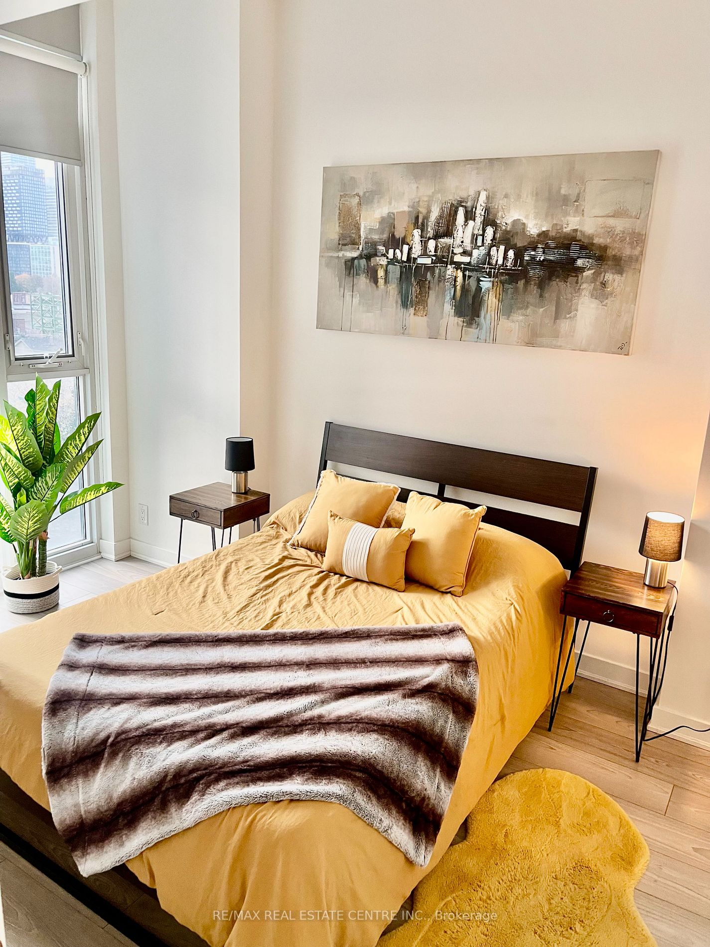 120 Parliament St, #817