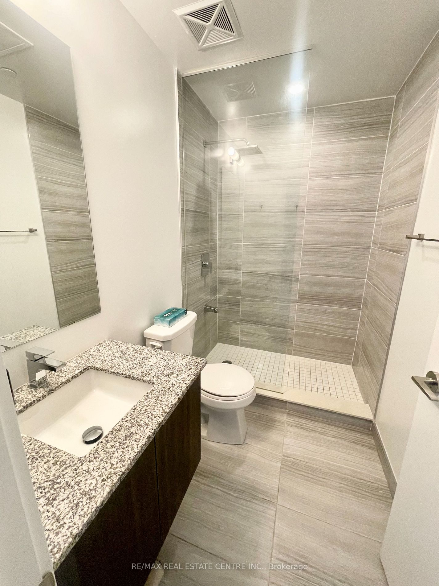 120 Parliament St, #817