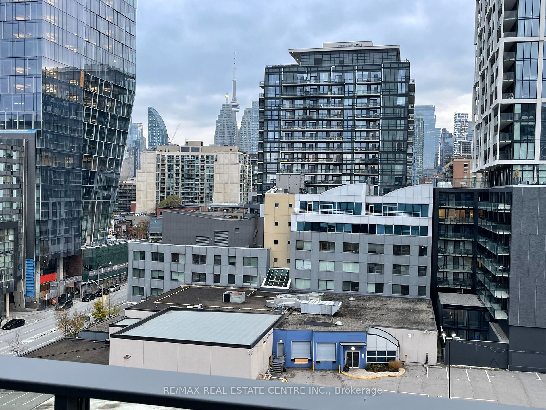 120 Parliament St, #817