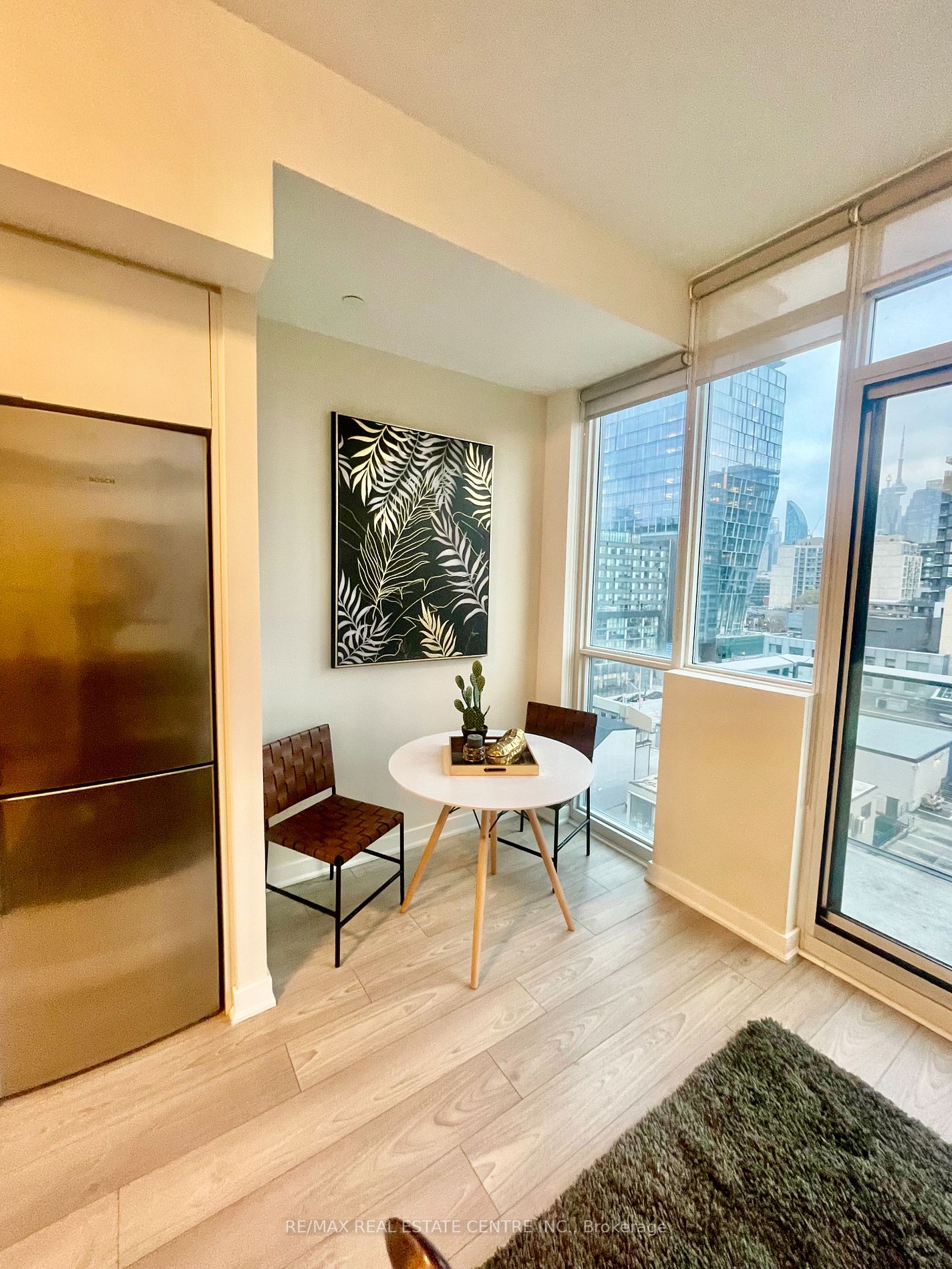 120 Parliament St, #817