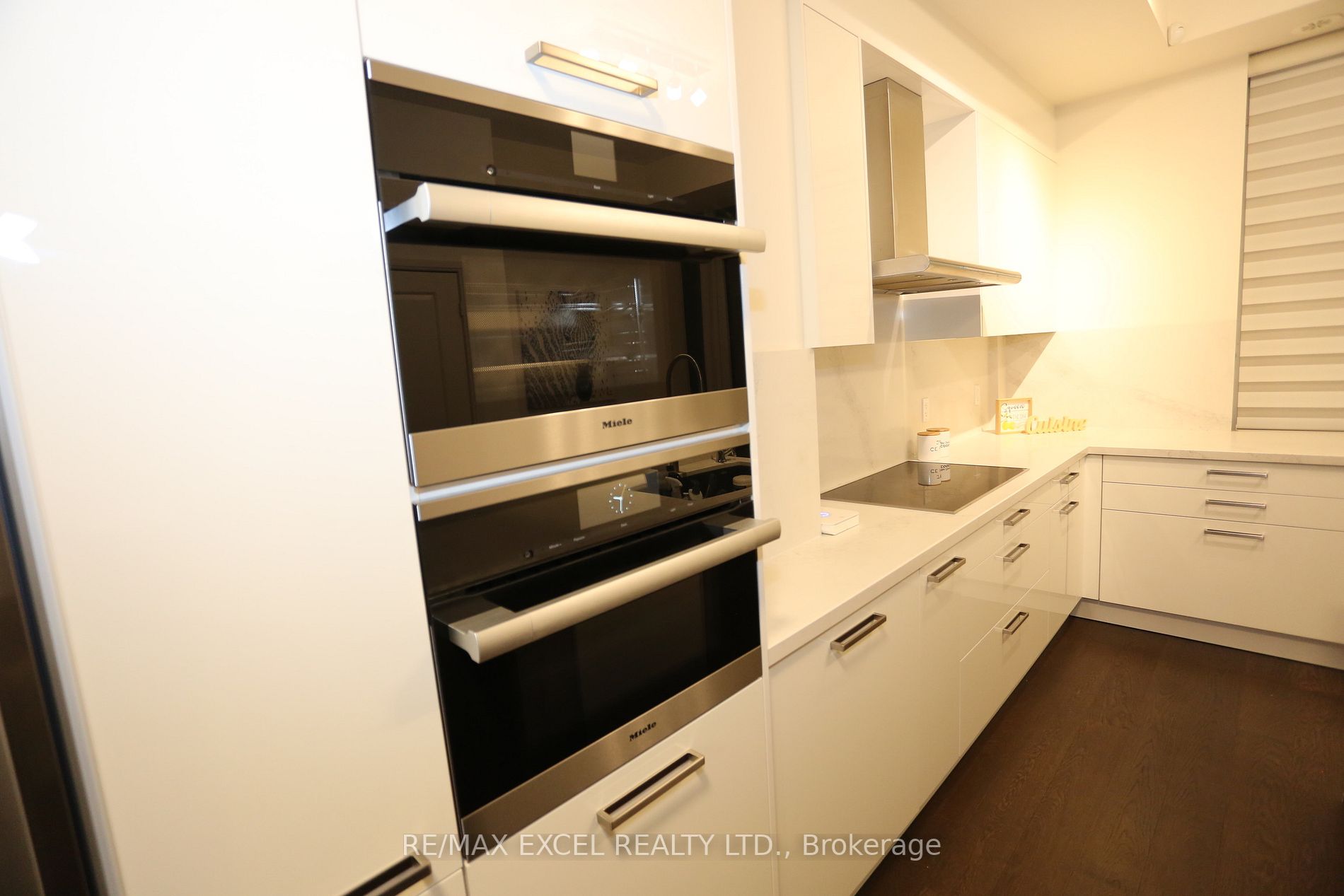 88 Sheppard Ave E, #Th12