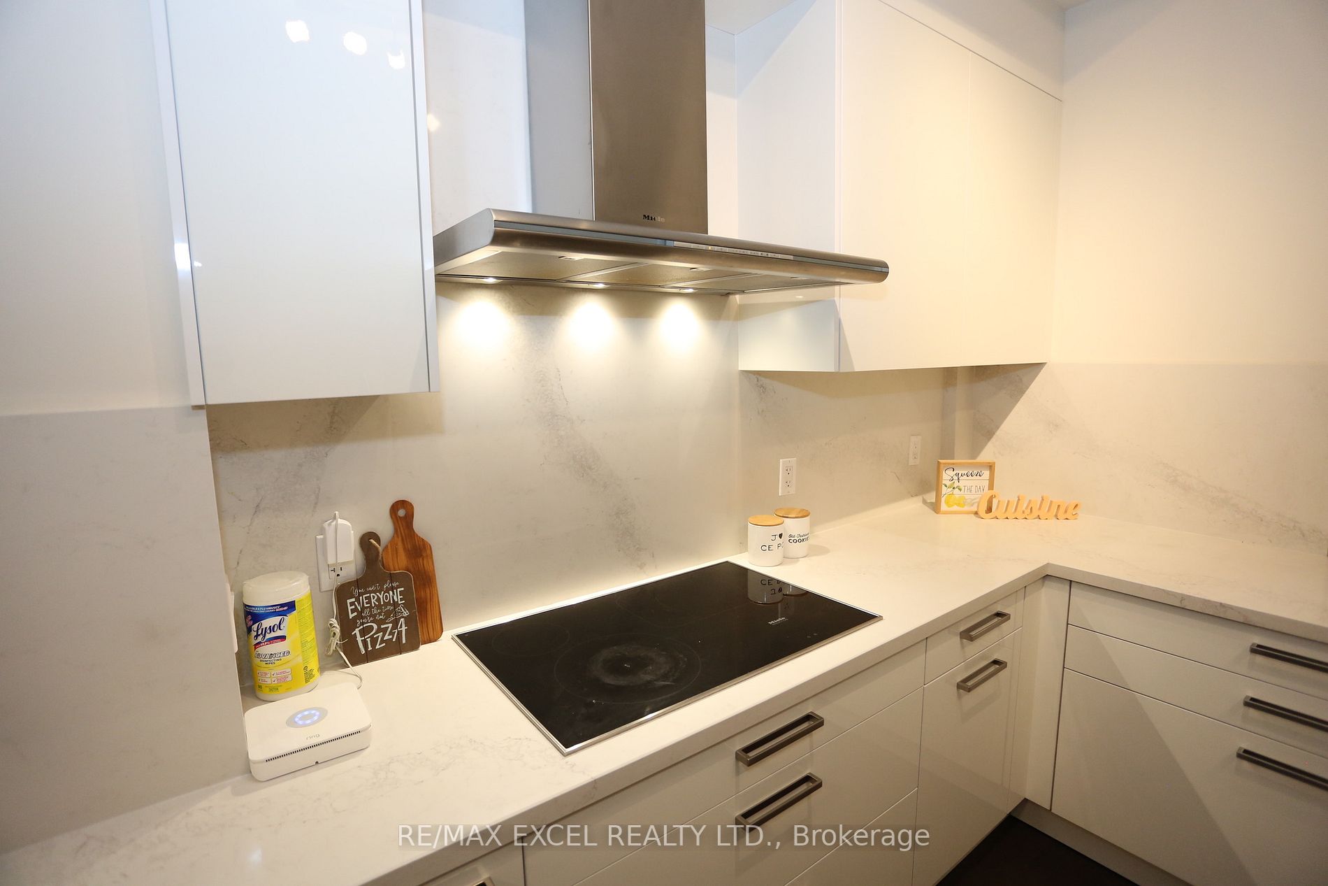 88 Sheppard Ave E, #Th12
