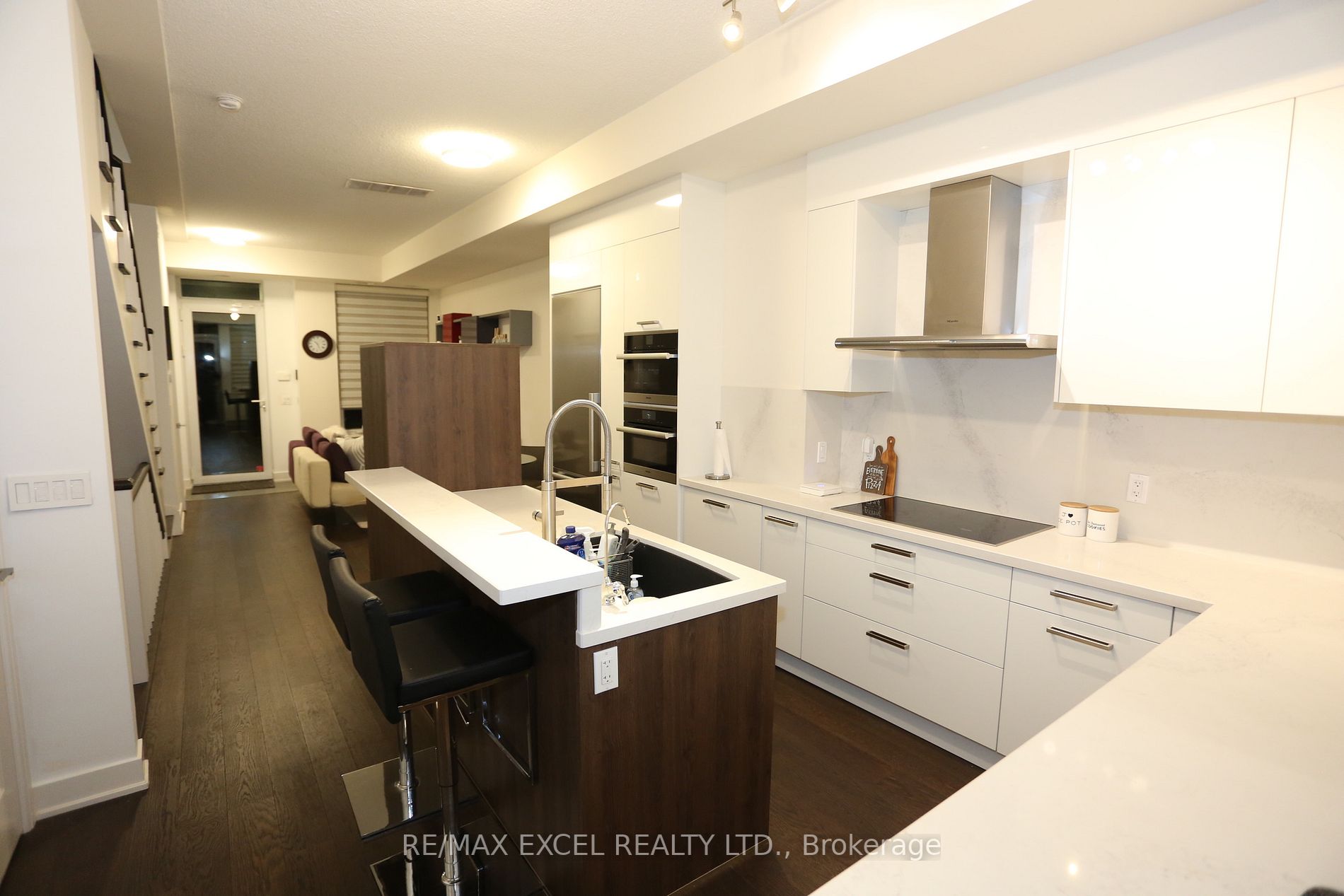 88 Sheppard Ave E, #Th12