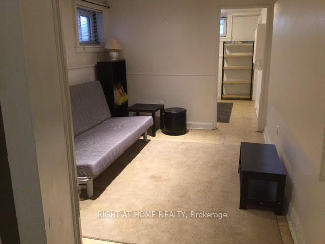 262 Soudan Ave