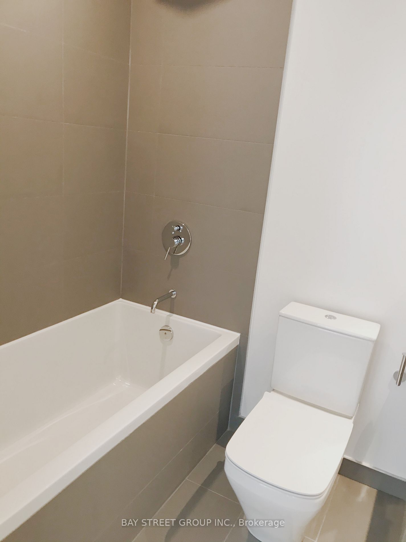 5 Soudan Ave, #902