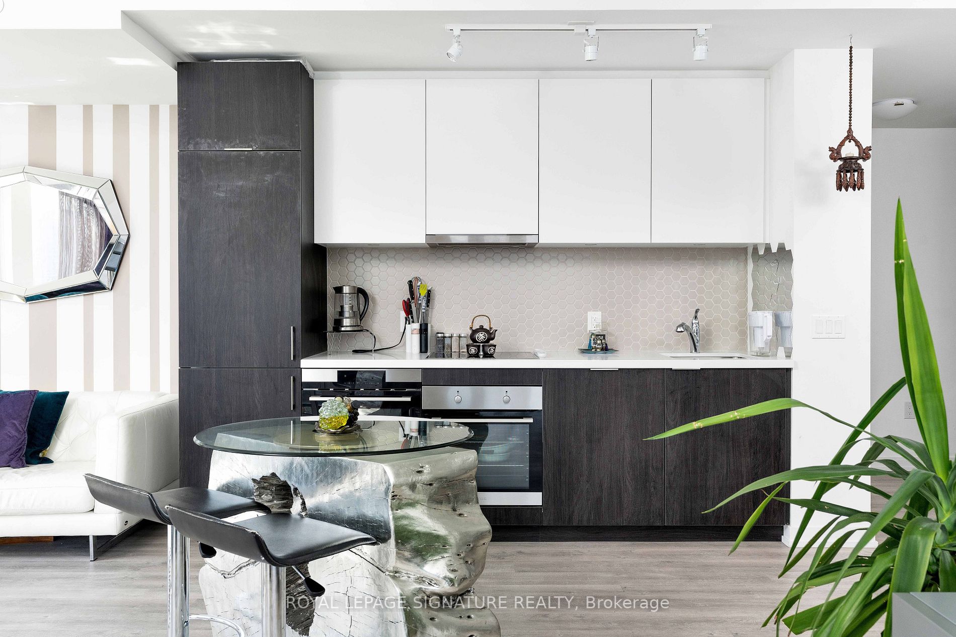 158 Front St E, #1402