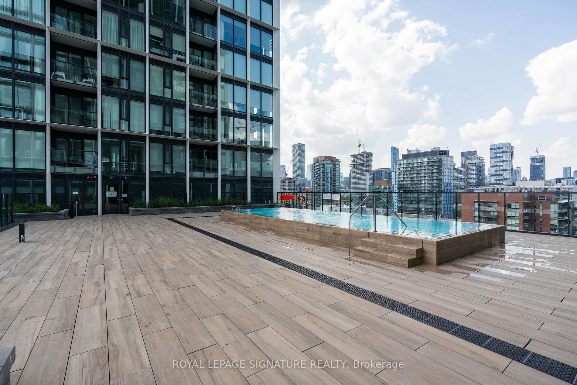 158 Front St E, #1402