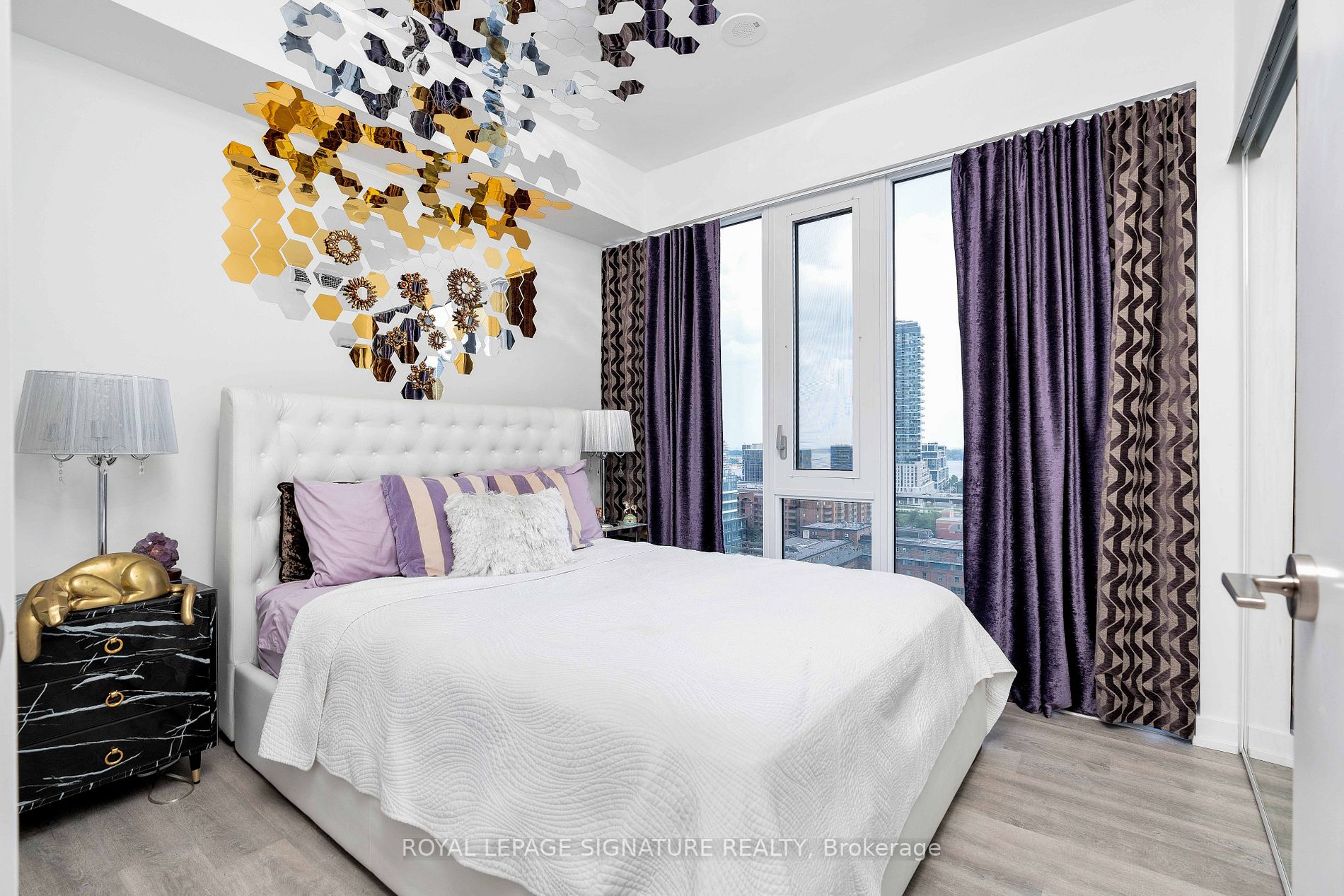 158 Front St E, #1402