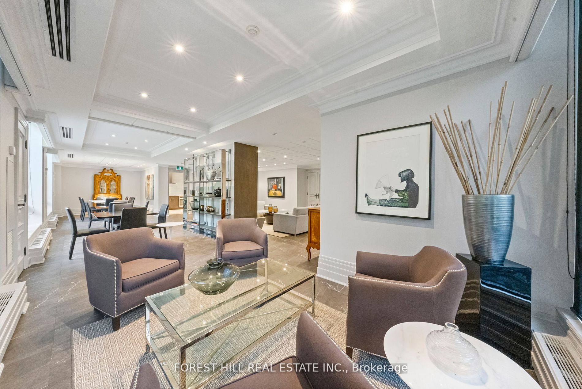 625 Avenue Rd, #302