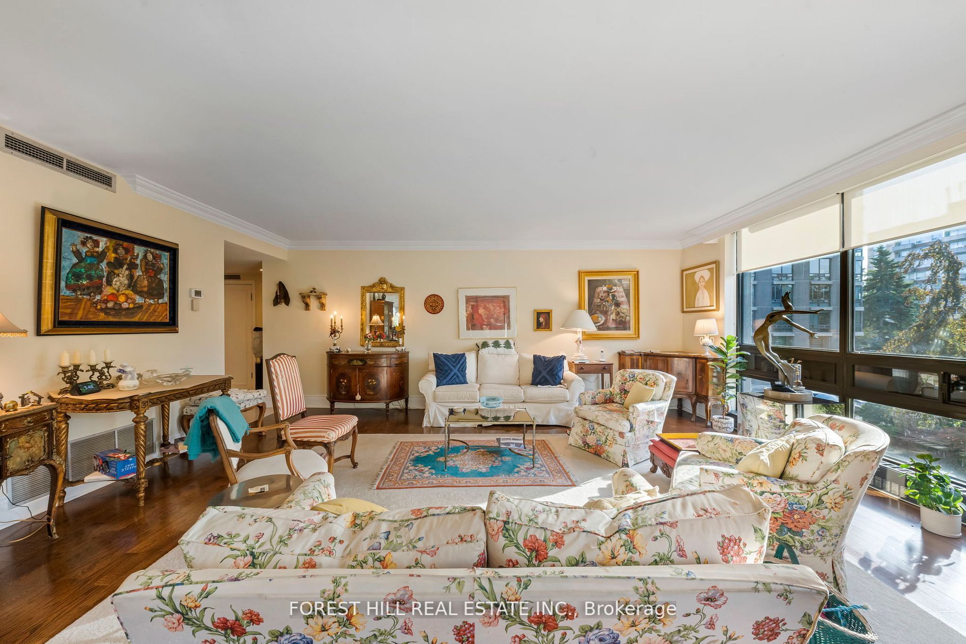 625 Avenue Rd, #302