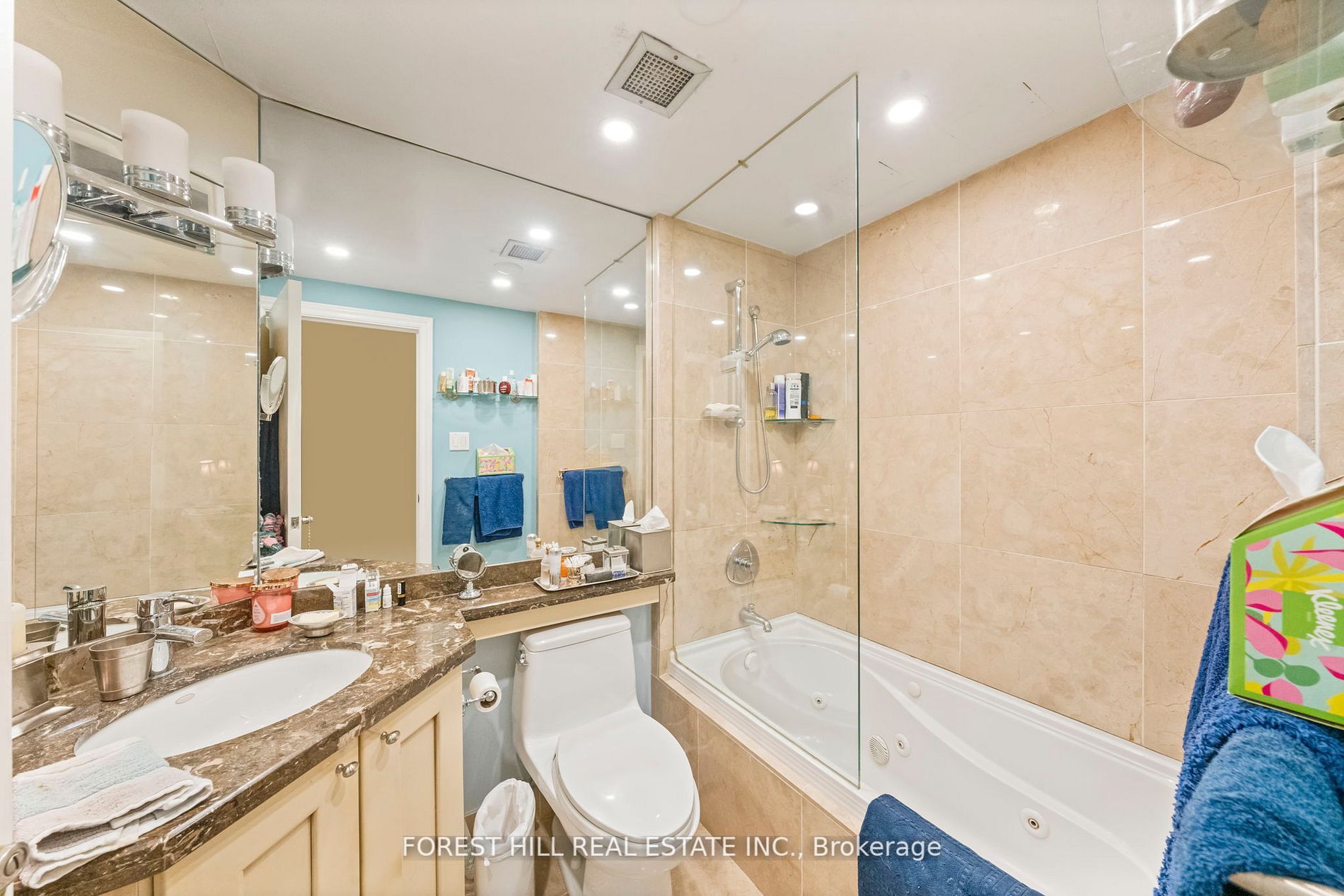 625 Avenue Rd, #302