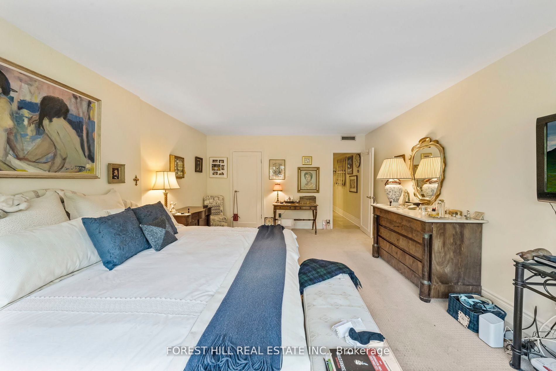 625 Avenue Rd, #302