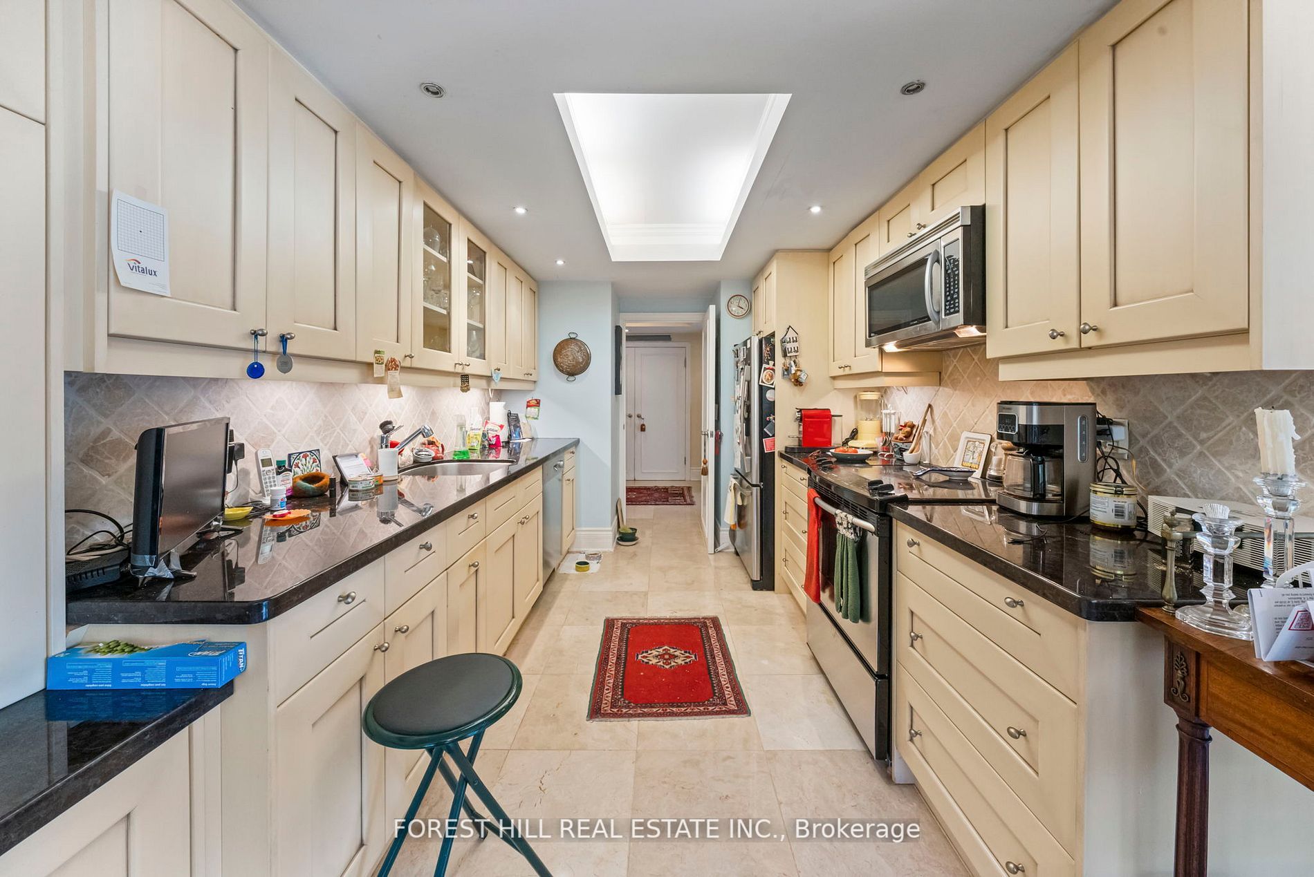 625 Avenue Rd, #302