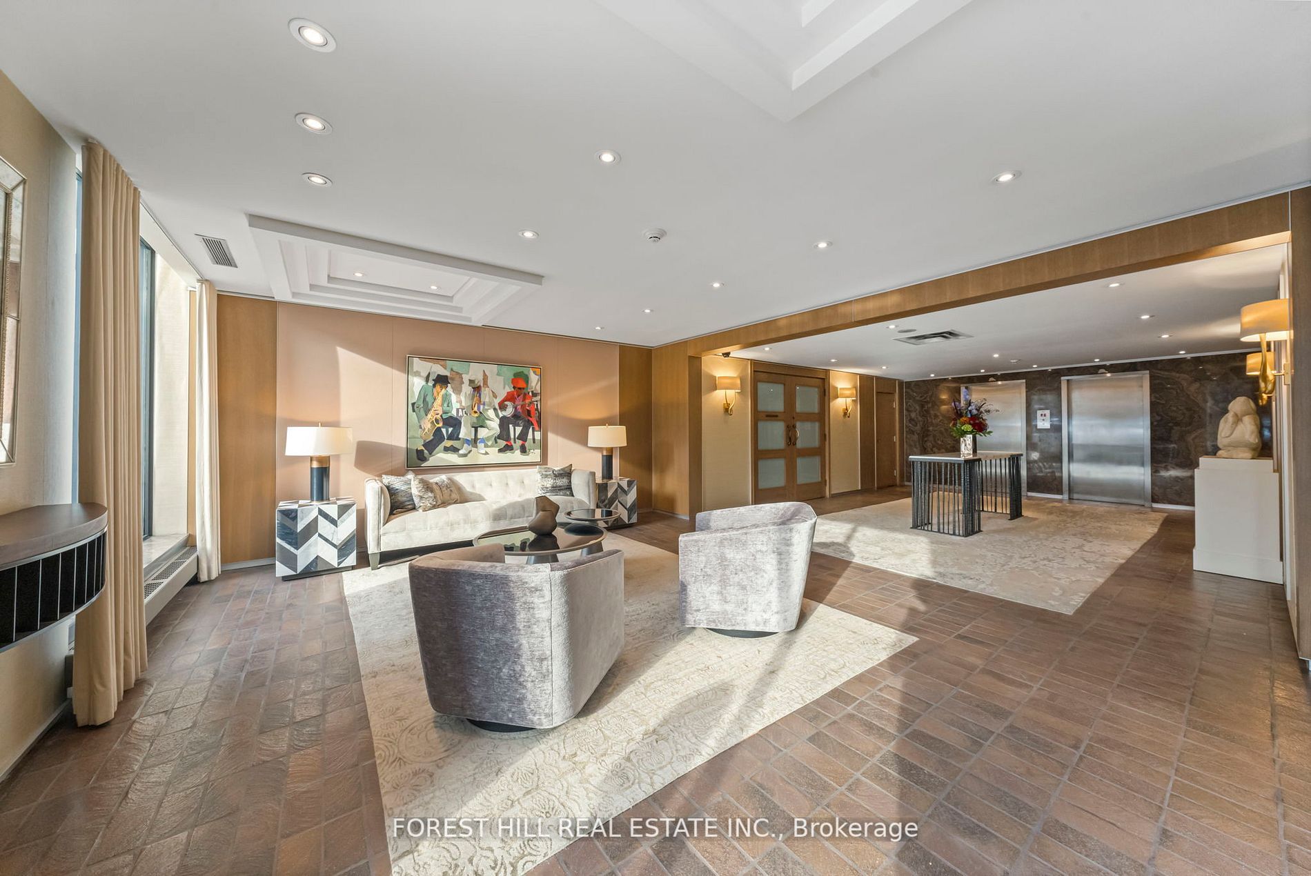 625 Avenue Rd, #302