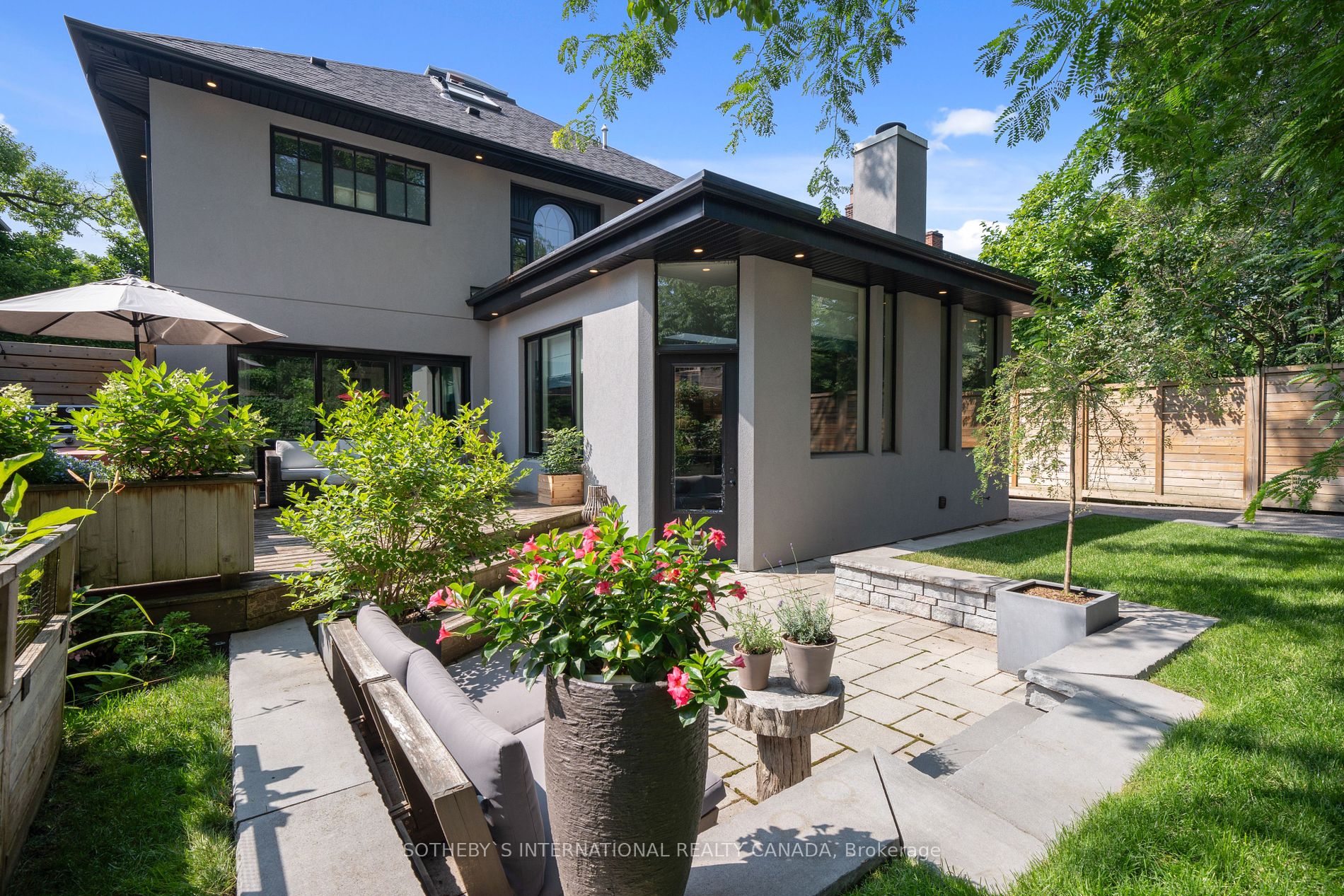 169 Inglewood Dr
