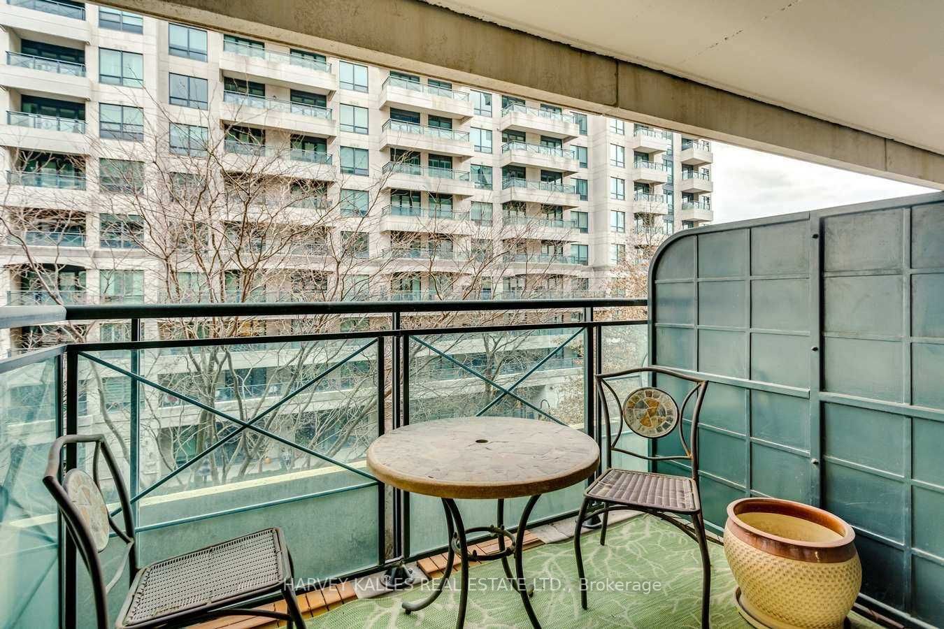 20 Scrivener Square #418