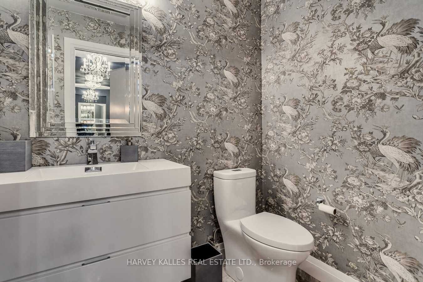 20 Scrivener Square #418
