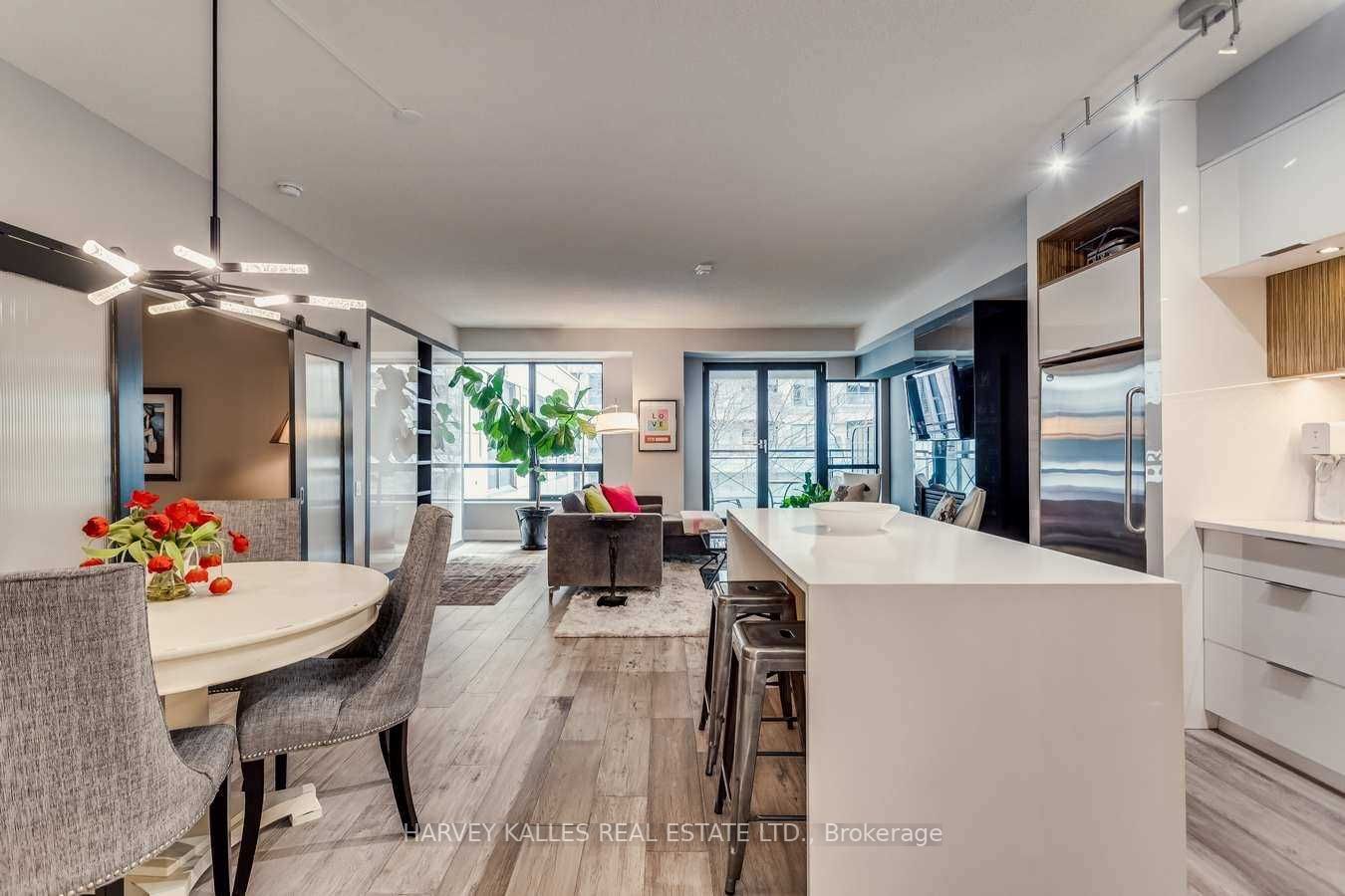20 Scrivener Square #418