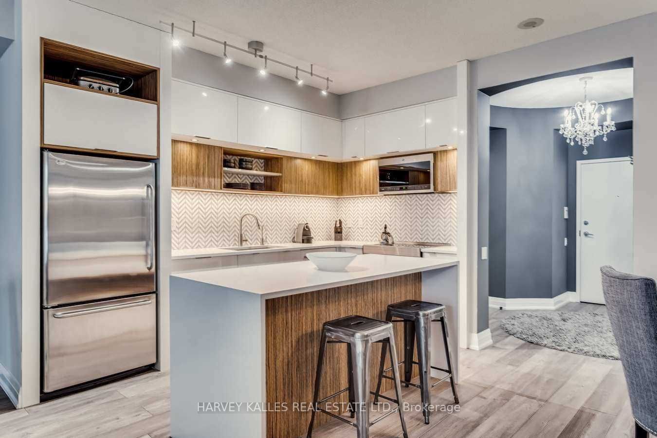 20 Scrivener Square #418