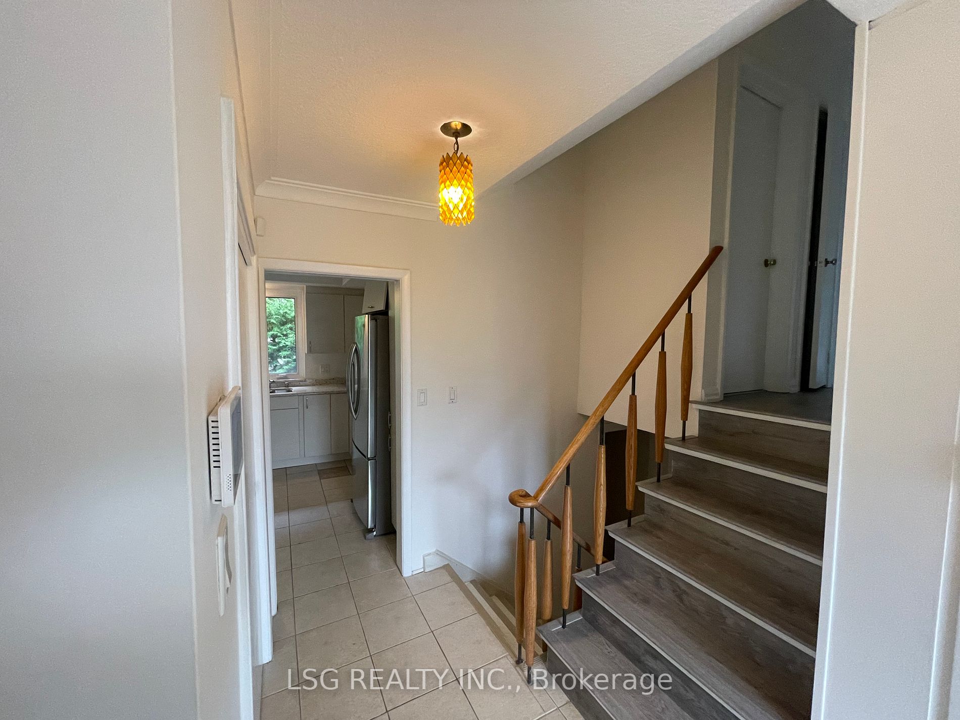 59 Ravenscroft Circ