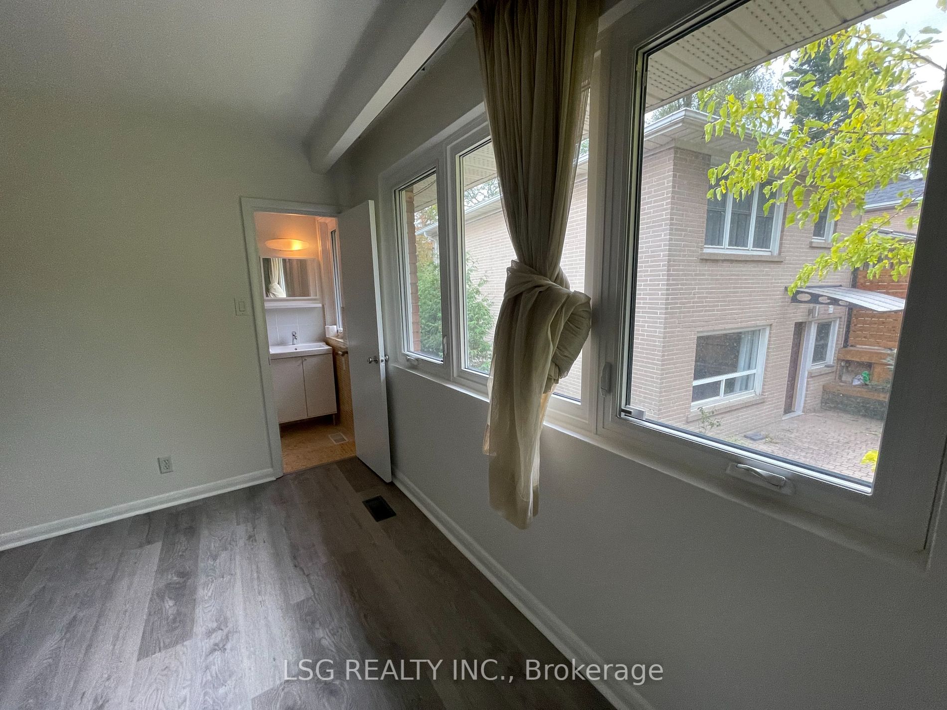 59 Ravenscroft Circ