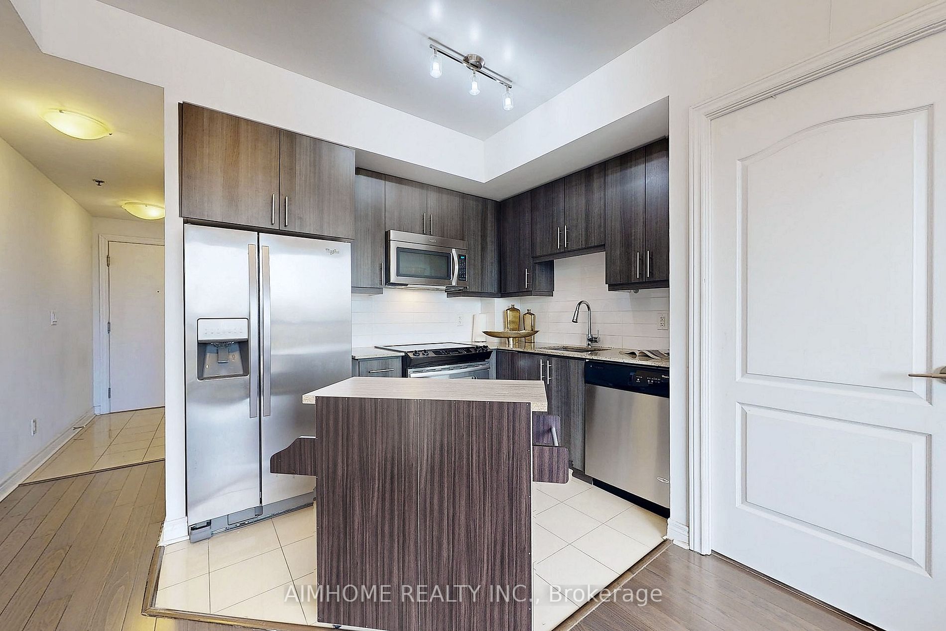 2756 Old Leslie St, #808