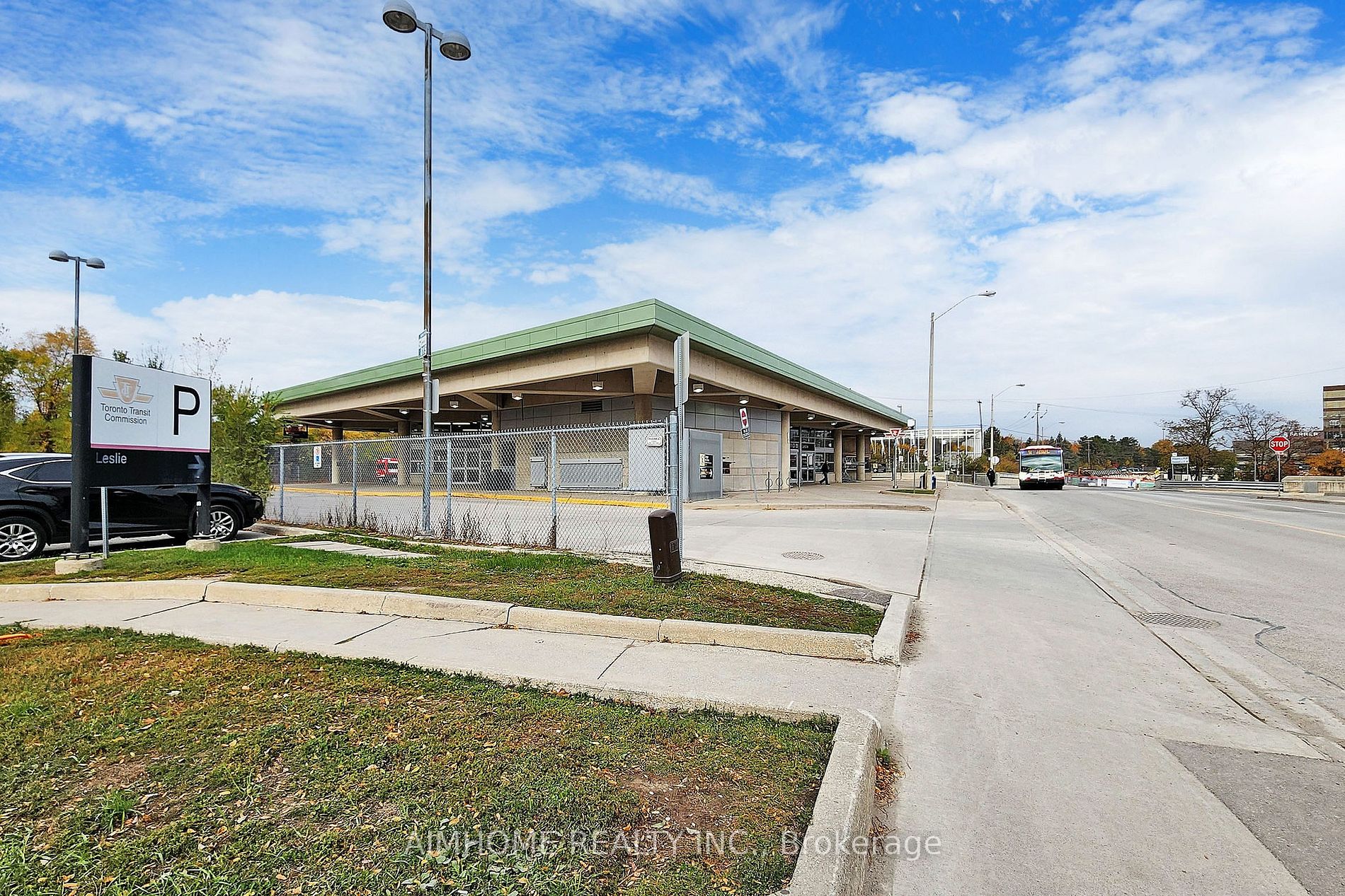 2756 Old Leslie St, #808