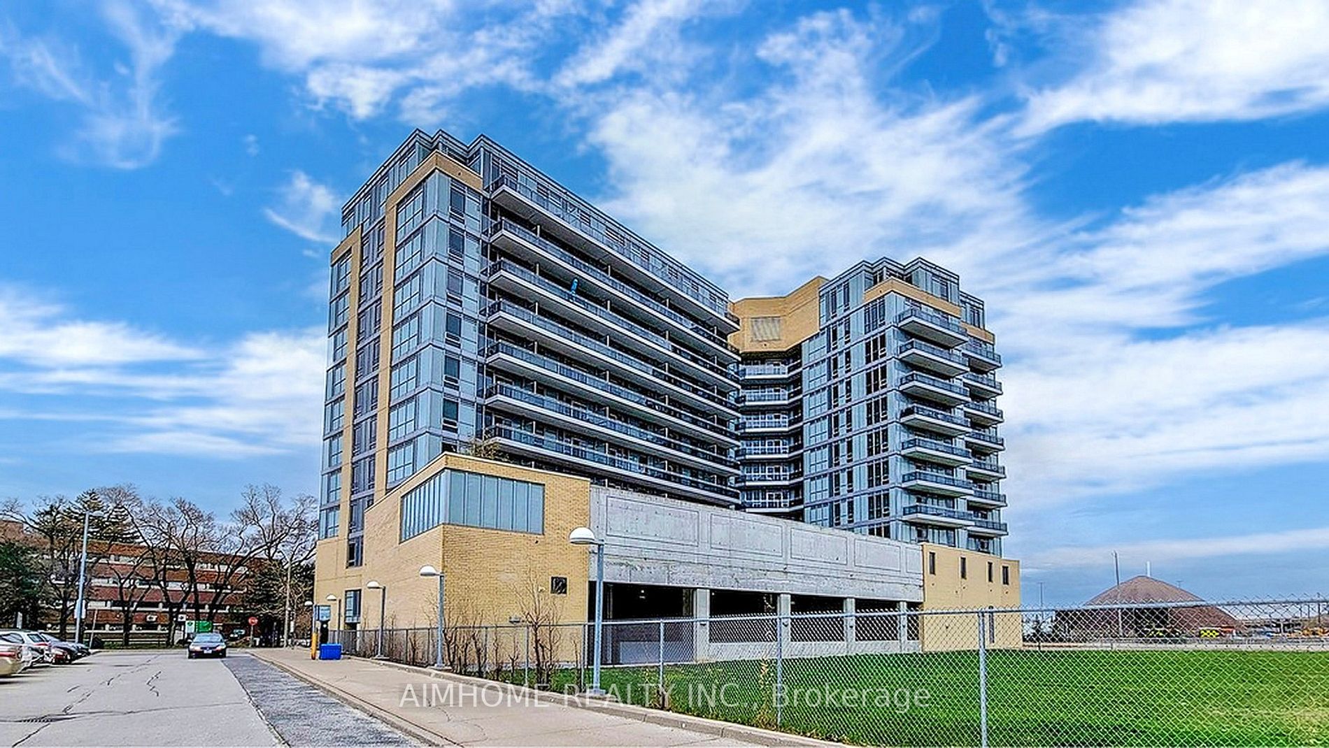 2756 Old Leslie St, #808