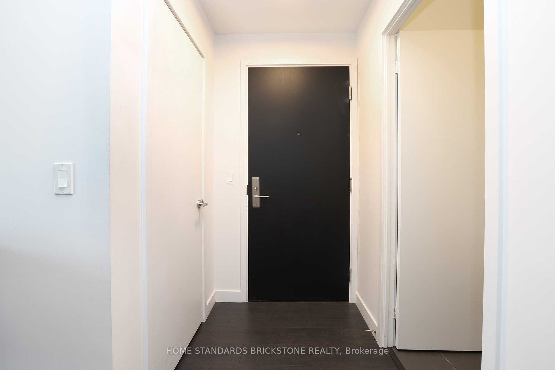 8 Eglinton Ave E, #2901